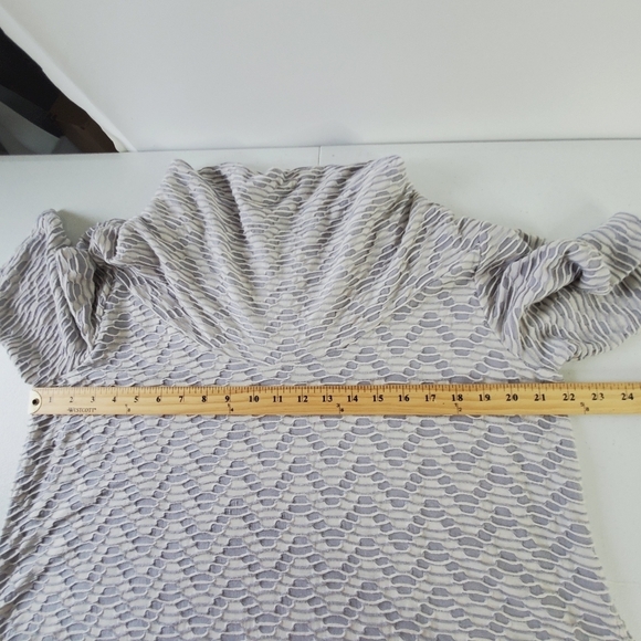 John Mark Cowl Neck Tunic Size XL Textured Chevron Print Viscose Stretch Top - Picture 5 of 11